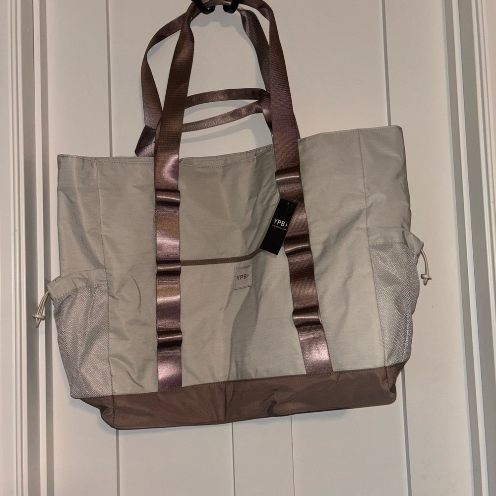 Abercrombie & Fitch Cream and Brown Tote Bag with Structured Design